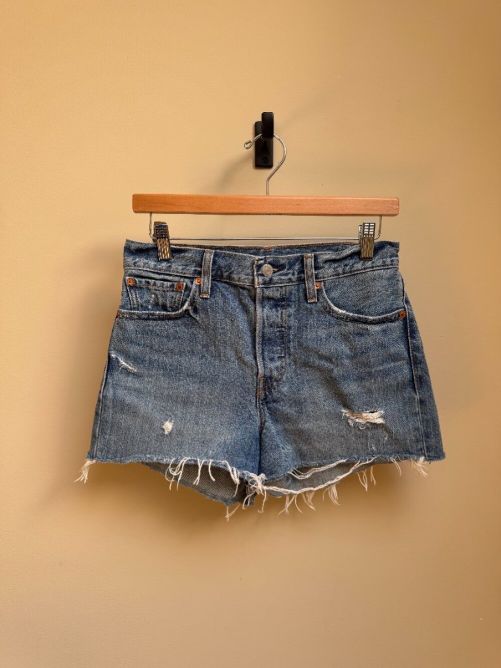 Levi’s Wedgie Fit Distressed Denim Cutoff Shorts - Picture 7 of 13